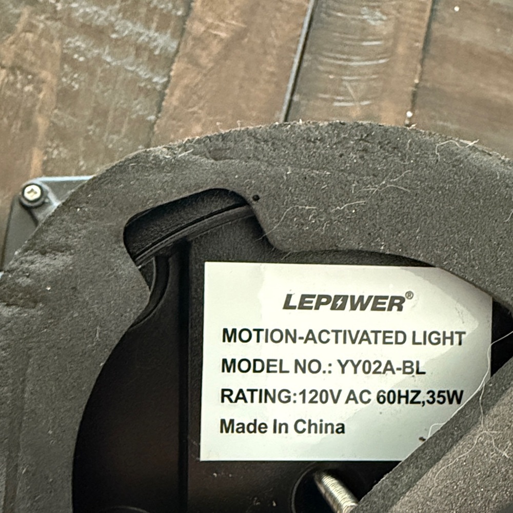 Lepower LED Motion Sensor Security Light - Picture 3 of 7